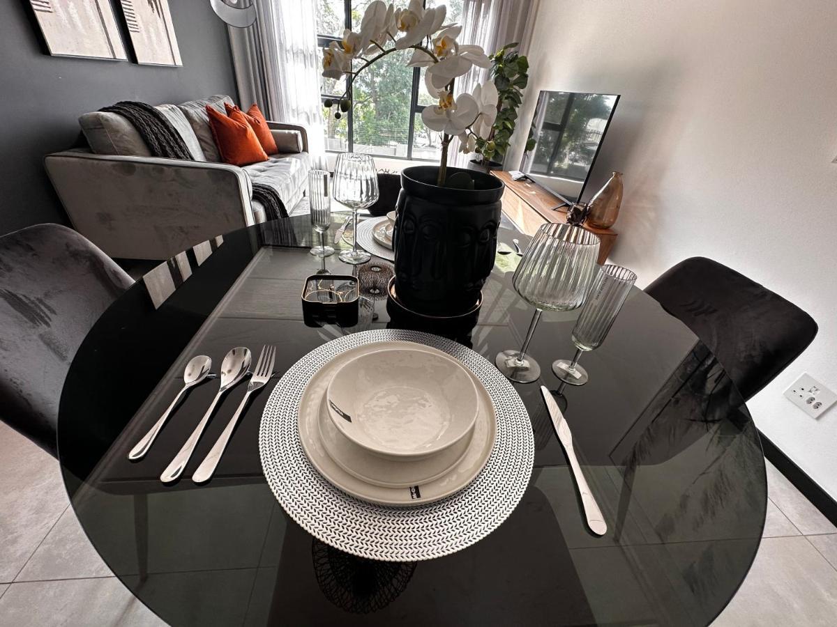Stylish Executive Apartment With Power Backup Johannesburg Exterior foto