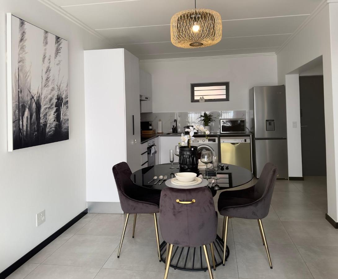 Stylish Executive Apartment With Power Backup Johannesburg Exterior foto