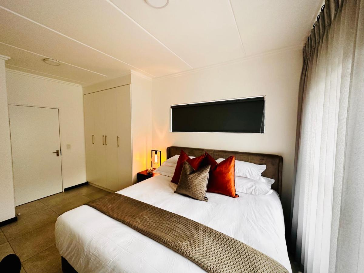 Stylish Executive Apartment With Power Backup Johannesburg Exterior foto