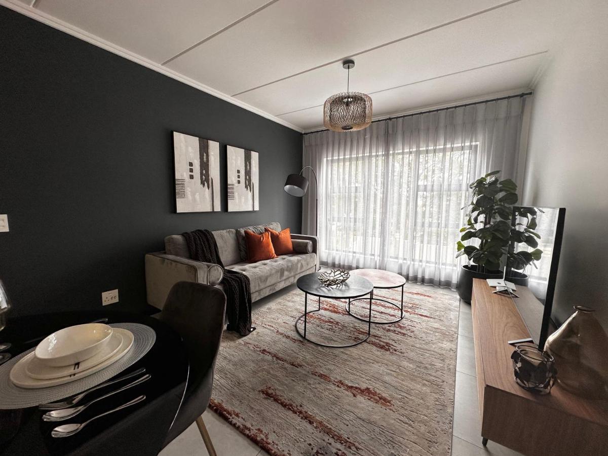 Stylish Executive Apartment With Power Backup Johannesburg Exterior foto