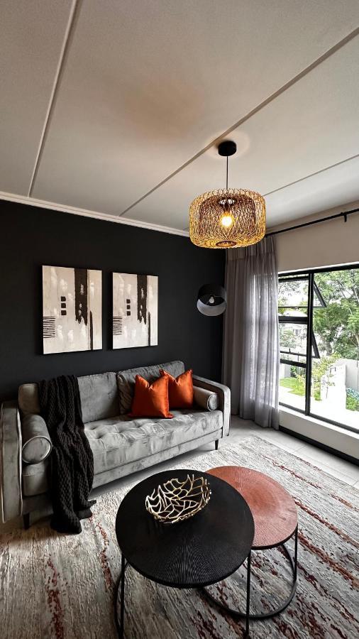 Stylish Executive Apartment With Power Backup Johannesburg Exterior foto